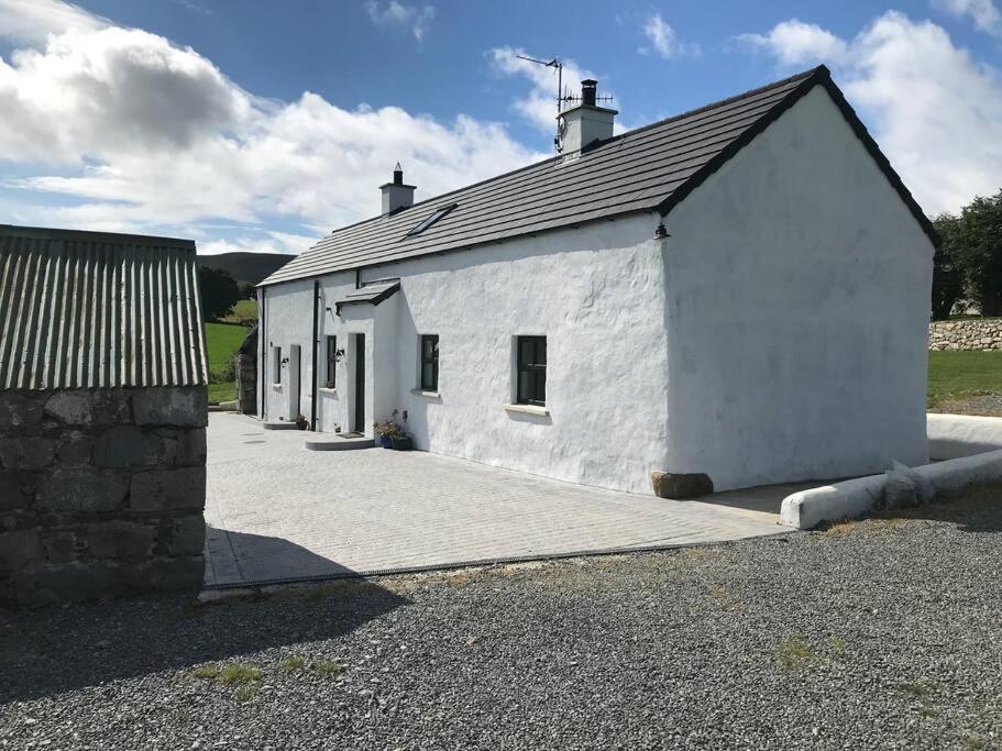 Mournes Family Cottage With Hot Tub Hilltown Exterior foto